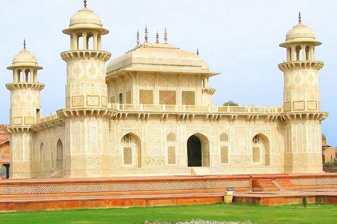 From Delhi : Sunrise Taj Mahal & Agra Fort Day Tour by Car. - Entering the Taj Mahal at first light
