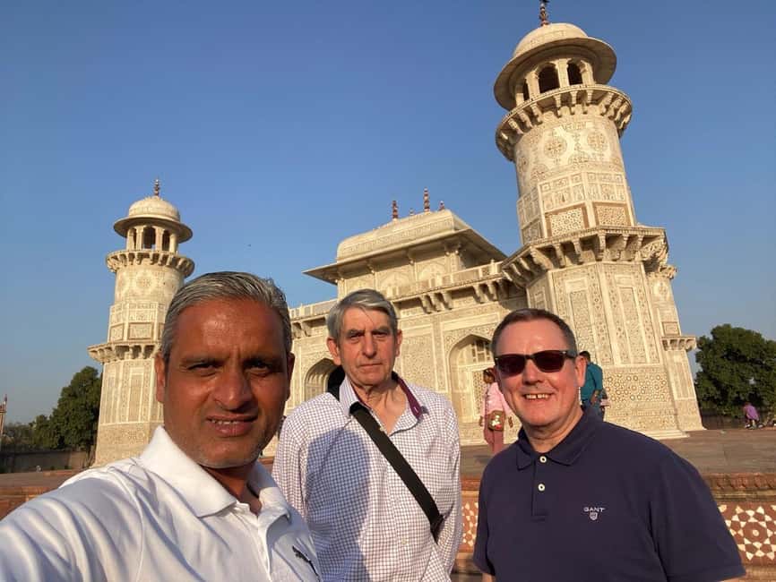 From Delhi: Sunrise Taj Mahal & Agra Tour with 5-Star Meal - Guides, photographs, and the private format