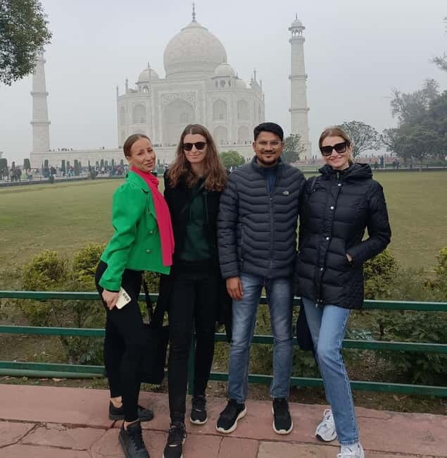 From Delhi: Sunrise Taj Mahal and Agra City Day Tour By Car - The private Delhi to Agra drive