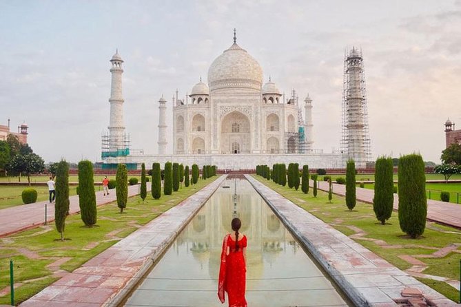 From Delhi : Sunrise Taj Mahal and Agra Fort with Jaipur Transfer - A private car makes the schedule easier