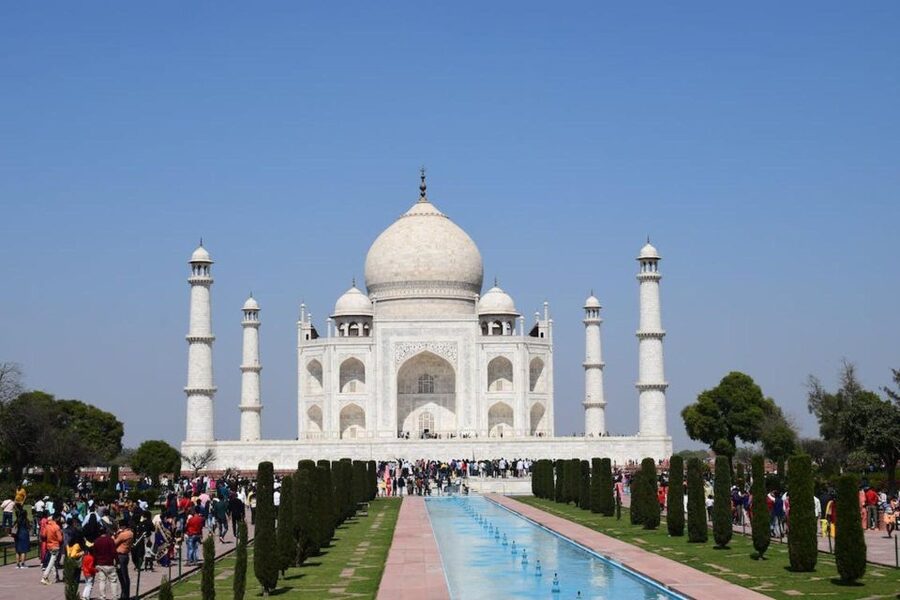 From Delhi: Taj Mahal & Agra Day Tour with Fatehpur Sikri - Seeing the Taj Mahal without the usual ticket line