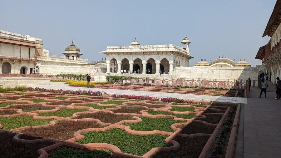 From Delhi: Taj Mahal & Agra Day Trip with Jaipur Drop - What the $46 price really covers