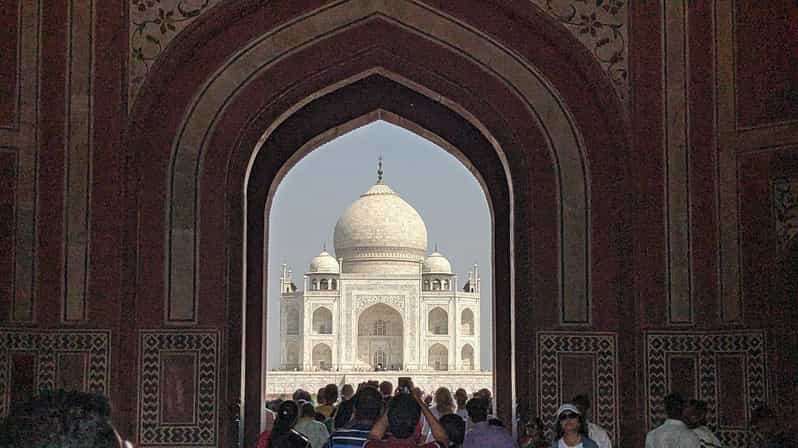 From Delhi: Taj Mahal & Agra Day Trip with Jaipur Drop - Guide quality and what to ask for