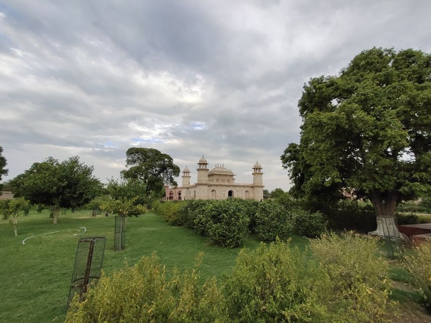 From Delhi: Taj Mahal, Agra Fort, and Baby Taj Private Tour - Which kind of visitor should choose it?