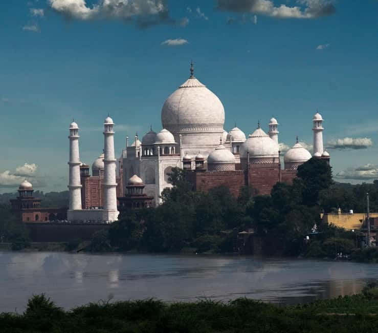 From Delhi: Taj Mahal, Agra & Mathura Tour by Car - Seeing the Taj Mahal before the heat