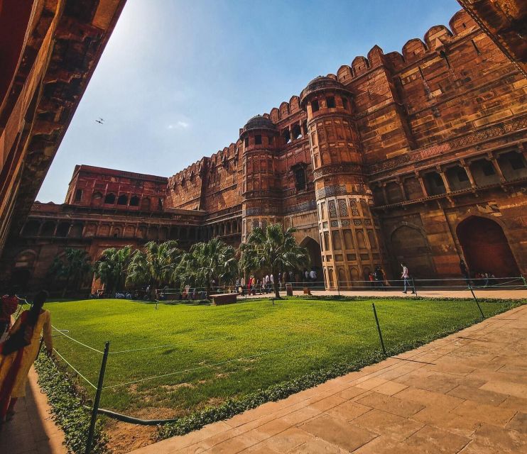 From Delhi: Taj Mahal, Agra & Mathura Tour by Car - Guides, languages, and the value of a private car
