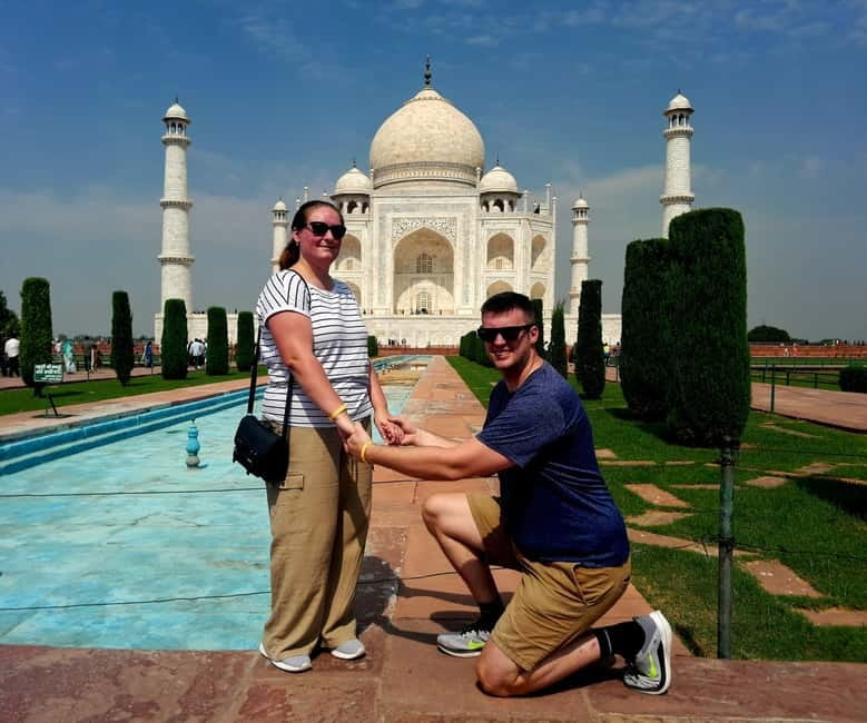 From Delhi: Taj Mahal & Agra Tour by Gatimaan Express Train - Agra Fort in one focused hour