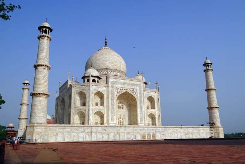 From Delhi: Taj Mahal & Agra Tour with Lunch at Marriott - Riding from Delhi in a private car