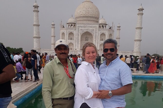 From Delhi : Taj Mahal Luxury Tour Package by Car - The guide can make or break the day