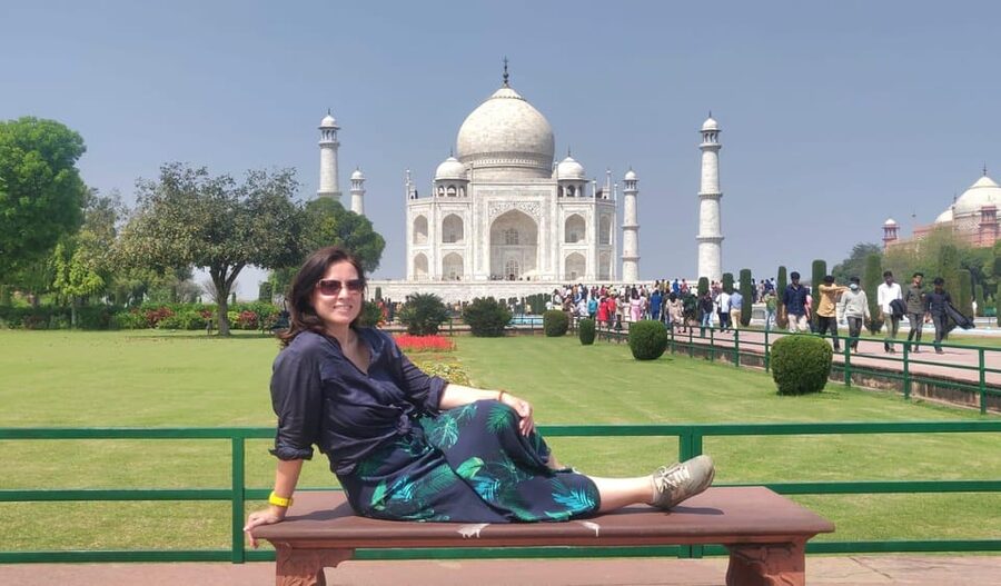 From Delhi: Taj Mahal Private Tour by Car with Entrance Fees - Guides who add value to the day