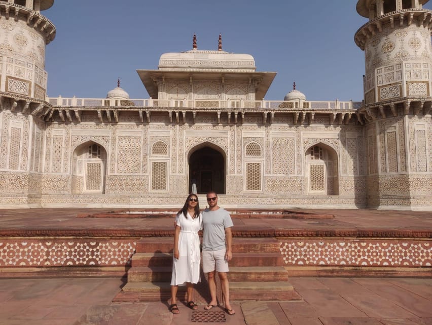From Delhi: Taj Mahal Private Tour by Car with Entrance Fees - The drive from Delhi and the private-car advantage