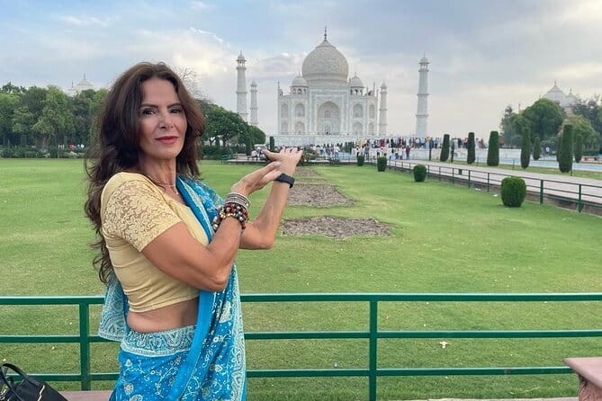 From Delhi: Taj Mahal Sunrise & Agra Handicraft Heritage Tour - Private transport makes Delhi and Agra manageable