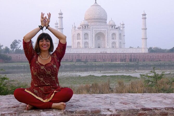 From Delhi: Taj Mahal Sunrise & Agra Handicraft Heritage Tour - Who will get the most from this tour