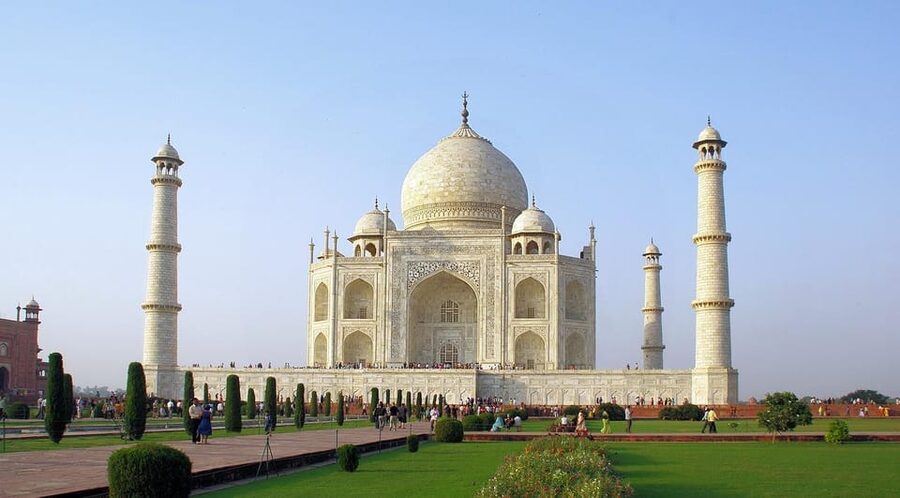 From Delhi: Taj Mahal Sunrise & Agra Private Day Trip - Breakfast and a pause in Agra