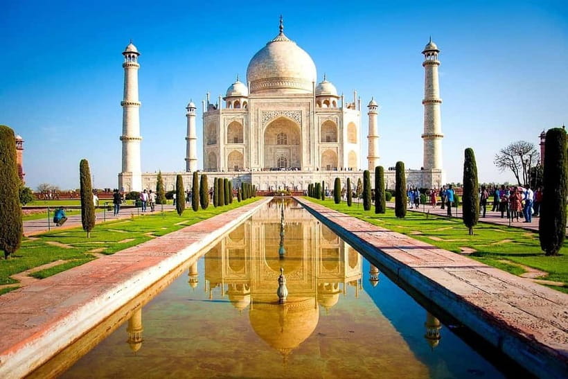From Delhi: Taj Mahal Sunrise and Agra Fort Private Day Trip - Agra Fort and the Mughal story