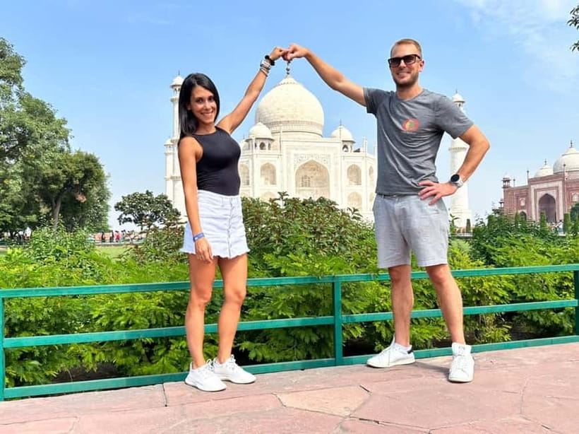 From Delhi: Taj Mahal Sunrise and Agra Fort Private Tour - Optional dining at the DoubleTree by Hilton