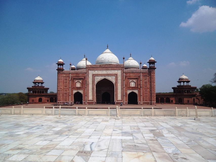 From Delhi: Taj Mahal Tour with Professional Photographer - A Private Car from Delhi to Agra