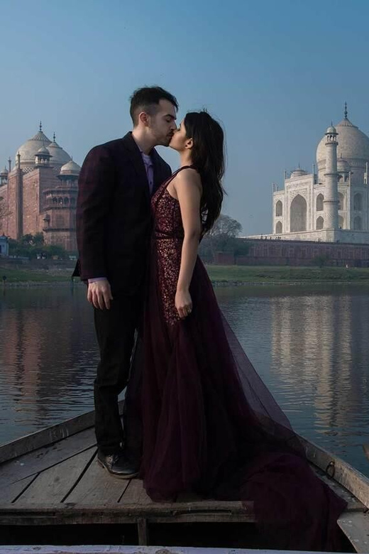 From Delhi: Taj Mahal with Photographer & Elephant SOS Tour - A long Delhi day with three very different stops