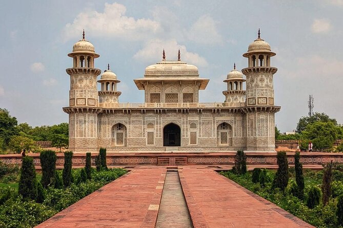 From delhi:(Vip entry)All Inclusive Taj Mahal & Red Fort day trip - Why this Delhi to Agra day trip works