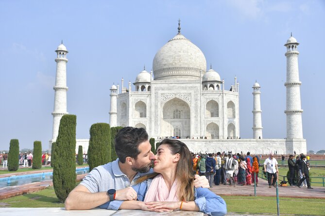 From delhi:(Vip entry)All Inclusive Taj Mahal & Red Fort day trip - Entering the Taj Mahal with VIP access