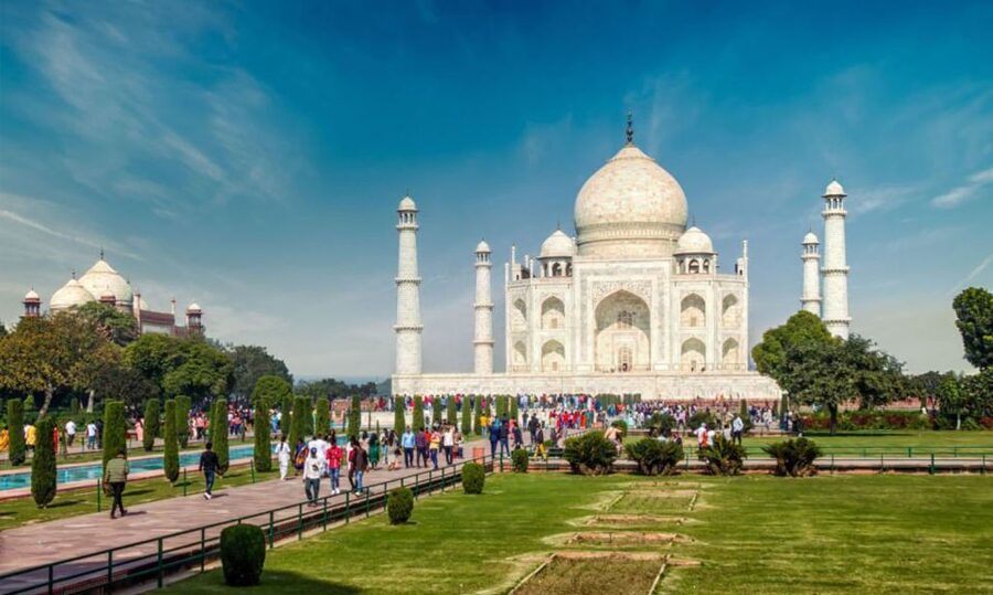 From New Delhi: 2-Day Taj Mahal Sunrise and Sunset Tour - The drive from Delhi to Agra