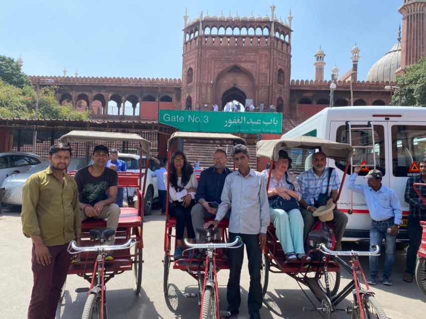 From New Delhi Airport : Guided Layover Old & New Delhi Tour - Chandni Chowk by rickshaw