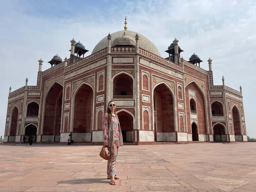 From New Delhi Airport : Guided Layover Old & New Delhi Tour - Jama Masjid and the first taste of Old Delhi