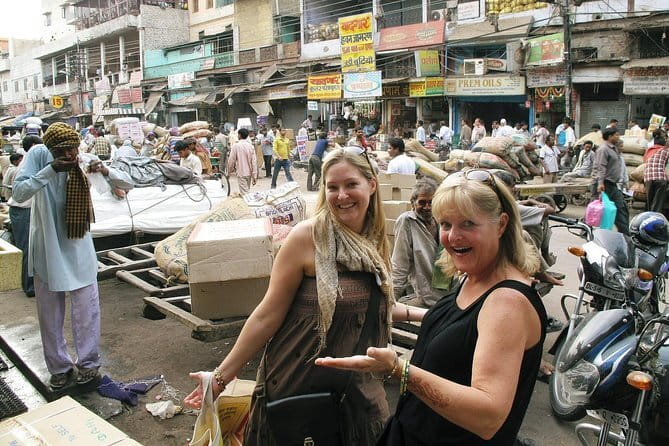 Full Day 8 Hours Old and New Delhi City Tour. - India Gate and the government district offer a quick contrast