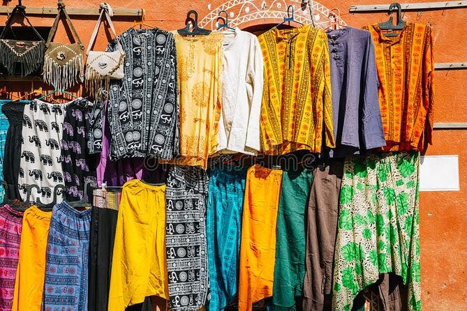 Full Day Customized Delhi Shopping Tour With Female Consultant - One hour among spices at Khari Baoli