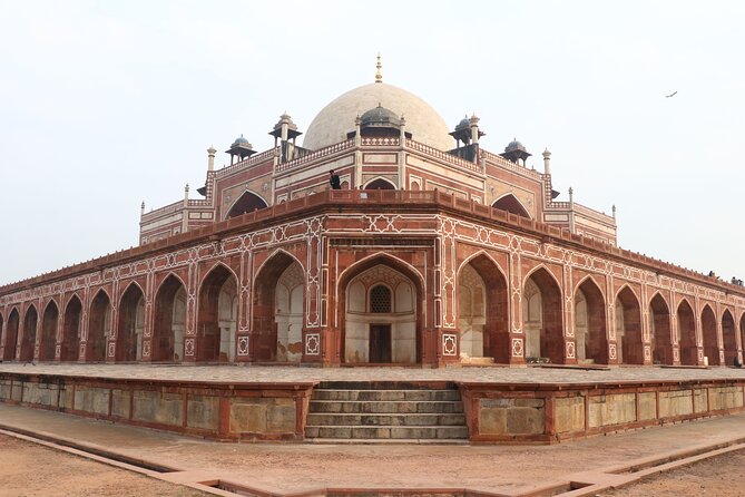 Full Day Delhi Sightseeing Tour by Public Transport - Agrasen Ki Baoli and an ancient step well