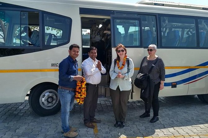 Full Day Delhi Temple Tour - Gurudwara Bangla Sahib and Sikh hospitality