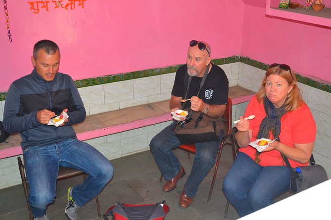 Full Day Food Tour Of Delhi with a chef. Includes Tea Tasting - What the chef-guide adds