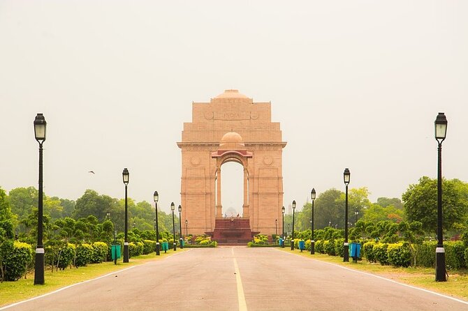 Full Day Old Delhi and New Delhi Tour - India Gate and Parliament House show modern Delhi