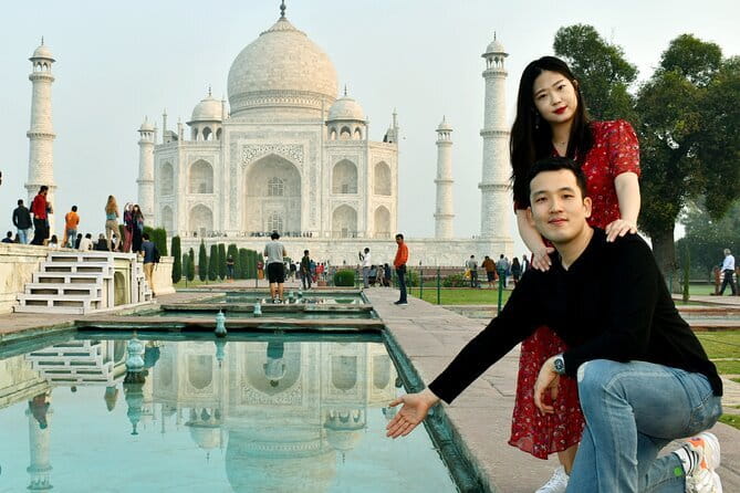 Full-Day Private Taj Mahal and Agra Fort Tour by Car from Delhi - Seeing the Taj Mahal with a local guide