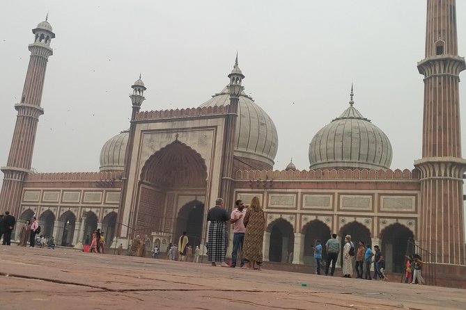 Full Day Tour of Delhi With Guide & Entrances - Qutub Minar, Delhi’s longest stop