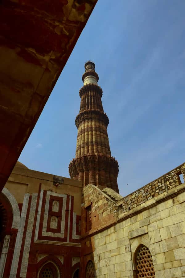 Full Day Tour of Old & New Delhi with India Iconic Red fort - Lotus Temple and the Shape of New Delhi