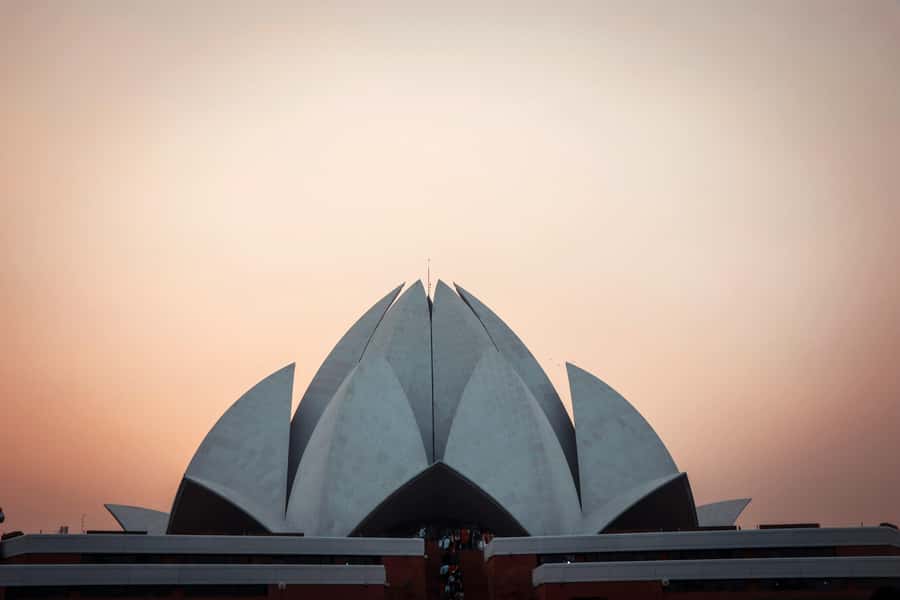Full Day Tour of Old & New Delhi with India Iconic Red fort - India Gate and Parliament House
