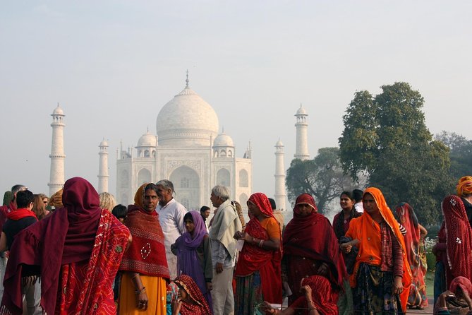 Golden Triangle 6 Days Tour from New Delhi - Day 1: Qutub Minar and Delhi’s places of worship