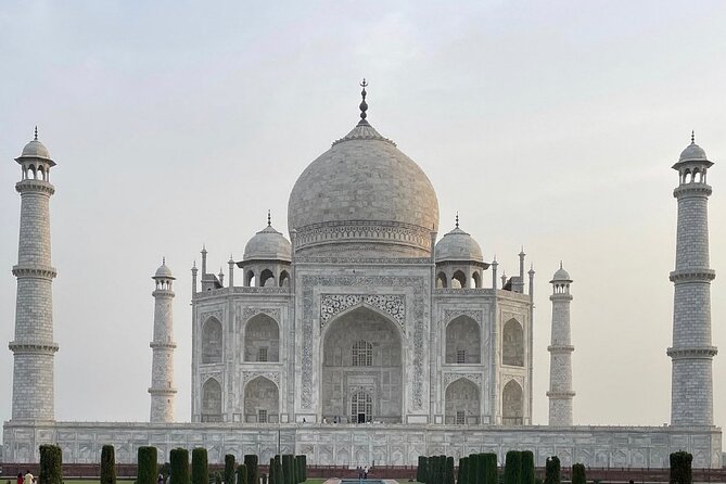 Golden Triangle Agra Jaipur with Namaste Private Driver India - What the private driver adds