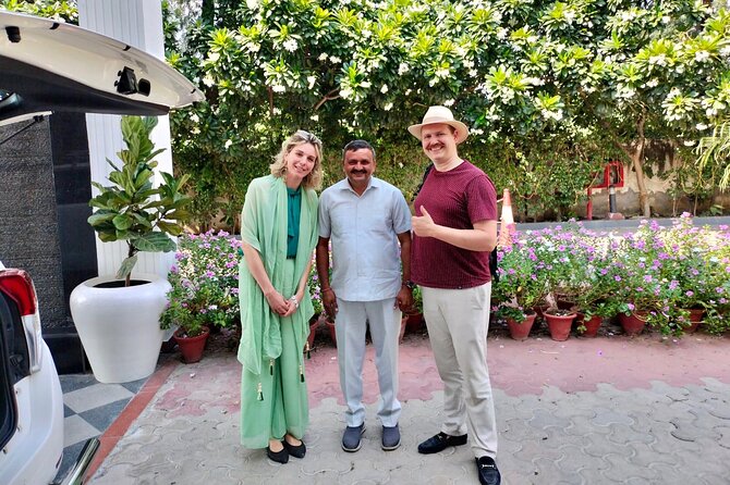 Golden Triangle Agra Jaipur with Namaste Private Driver India - Day 2: Delhi from Jama Masjid to the Lotus Temple