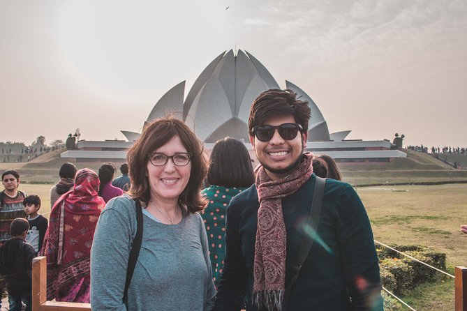 Half-Day Delhi Temple Tour with Pick-Up & Drop-Off - Lotus Temple: a quiet start with a modern design