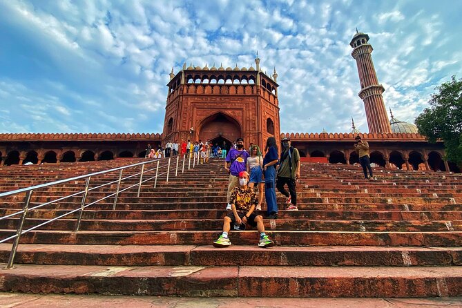 Half-Day Premium Classic Old Delhi Cycling Tour - Unity in Diversity - The bicycle, safety gear, and pace