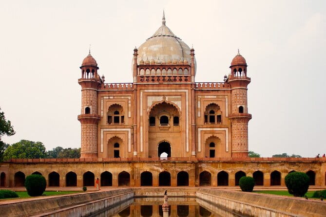 Half-Day Premium Delhi Heritage Cycling Tour - An Illustrious Tryst with time - Key points at a glance