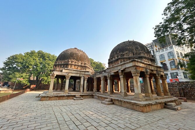 Hauz Khas Village: A Self Guided Walking Tour - Deer Park, the tank, and Munda Gumbad
