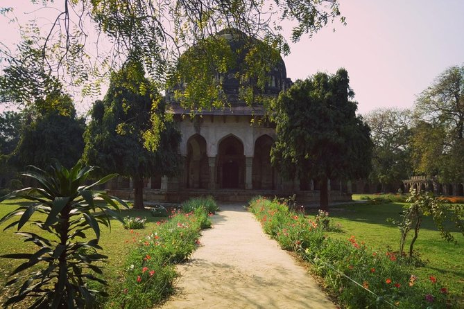 Heritage Delhi Photography Walk (2 Hours Guided Walking Tour with Rickshaw Ride) - Lodhi Art District: a colorful final stop