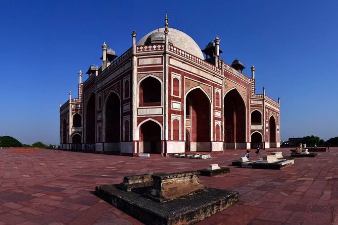 Humayun's Tomb tickets - Skip the line with Licensed Tour Guide - Choosing between a ticket, guide, and transfer