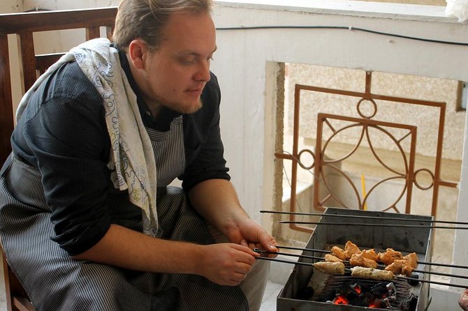 Indian Cooking Class With Chef (Half Day) - Cooking Indian food in a New Delhi home