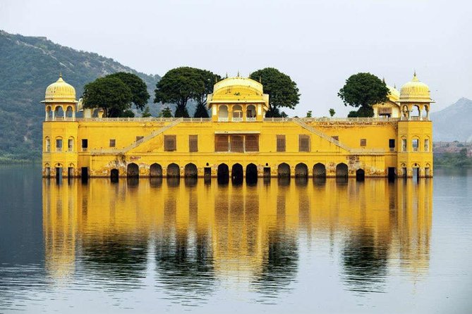 Jaipur City Private Day Tour From Delhi By Car-All Inclusive Tour - Jantar Mantar turns astronomy into architecture