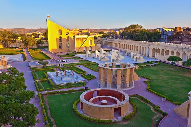 Jaipur City Private Day Tour From Delhi By Car-All Inclusive Tour - Buffet lunch keeps the middle of the day simple