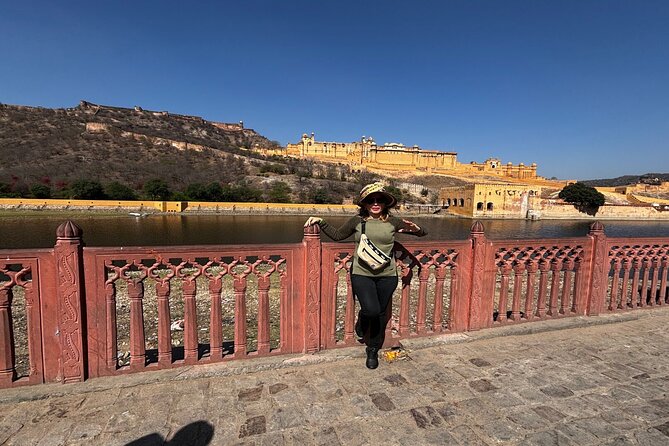 Jaipur: Full Day City Highlights Tour with Tour Guide - Amber Fort, Jaipur’s grand opening scene